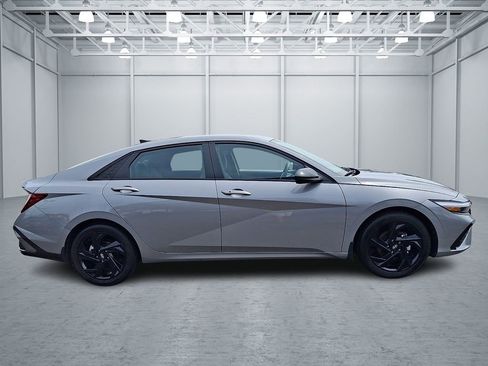 Certified 2026 Hyundai Elantra Sport FWD image 5