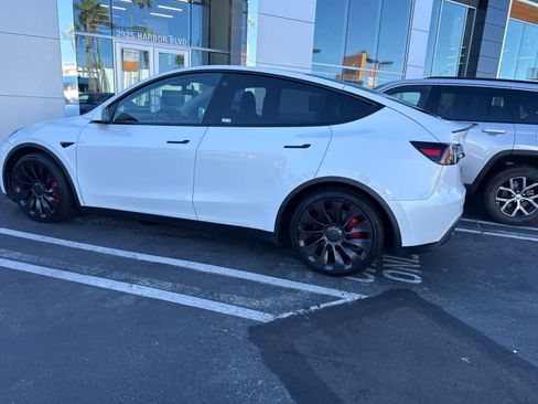 Used 2022 Tesla Model Y Performance AWD/4WD image 12