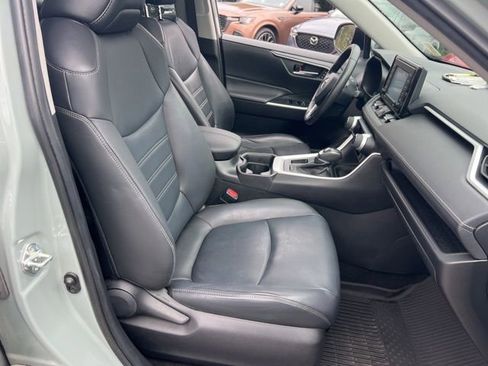 Used 2021 Toyota RAV4 XLE Premium image 36