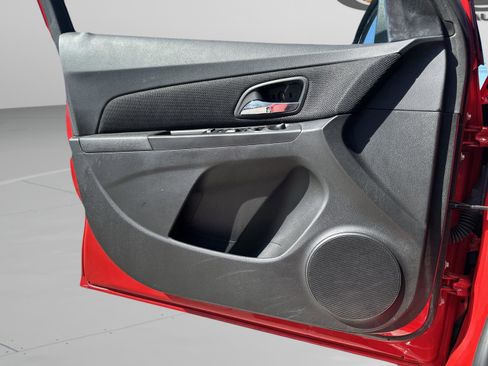 Used 2016 Chevrolet Cruze LT image 17