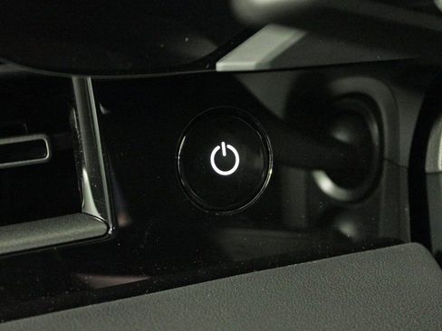 Certified 2025 Porsche Taycan AWD/4WD image 22