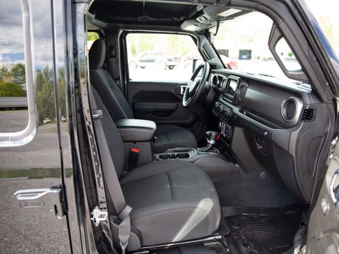 Used 2023 Jeep Wrangler Unlimited w/ Cold Weather Group AWD/4WD image 22
