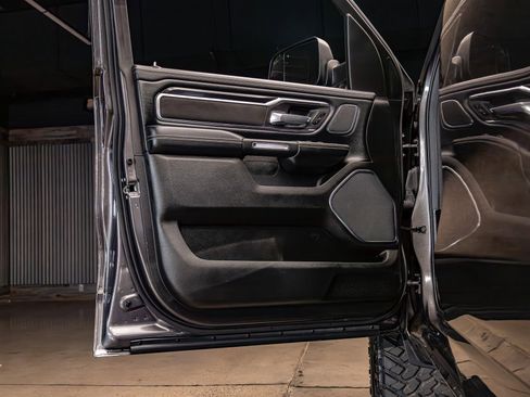 Used 2024 RAM 1500 Laramie AWD/4WD image 32