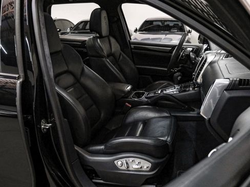 Used 2014 Porsche Cayenne Turbo S AWD/4WD image 39