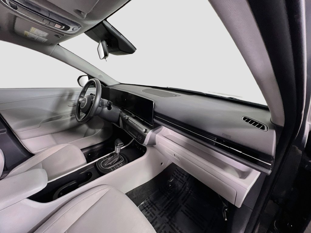 Certified 2025 Hyundai Kona SEL AWD/4WD image 30
