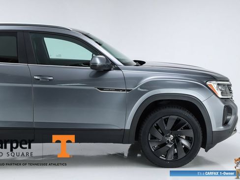 Used 2024 Volkswagen Atlas Cross Sport SE w/ Panoramic Sunroof Package FWD image 51