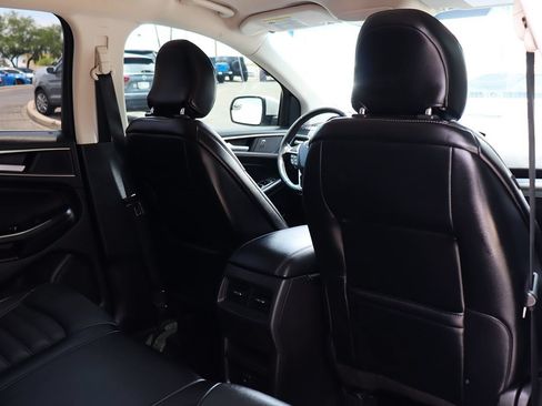 Used 2018 Ford Edge SEL w/ Equipment Group 201A FWD image 28
