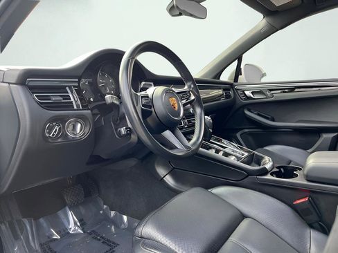 Used 2022 Porsche Macan AWD/4WD image 65