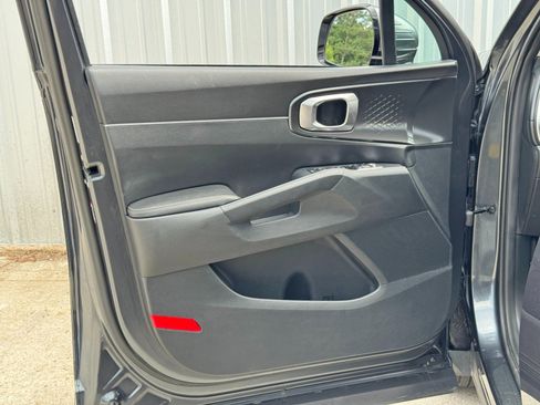 Used 2022 Kia Sorento LX image 37