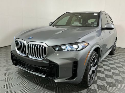 New 2026 BMW X5 xDrive50e w/ M Sport Package AWD/4WD image 2