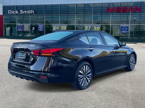 Used 2024 Nissan Altima 2.5 SV image 6