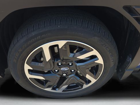 Used 2025 Subaru Forester Premium image 10