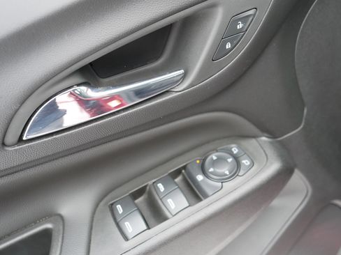 Used 2024 Chevrolet Equinox LT w/ LPO, Floor Liner Package image 19