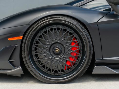 Used 2020 Lamborghini Aventador SVJ AWD/4WD image 22