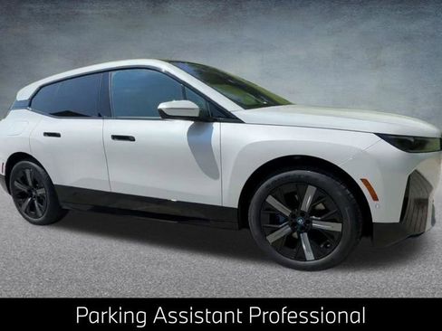Certified 2024 BMW iX xDrive50 w/ Premium Package AWD/4WD image 33