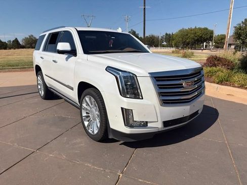 Used 2017 Cadillac Escalade Platinum AWD/4WD image 6