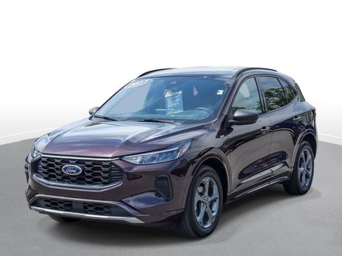 Used 2023 Ford Escape ST-Line w/ Tech Pack #1 AWD/4WD image 4