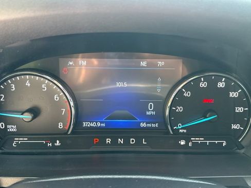 Used 2022 Ford Explorer XLT w/ Equipment Group 202A AWD/4WD image 33
