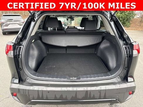 Used 2025 Toyota Corolla Cross XLE image 12