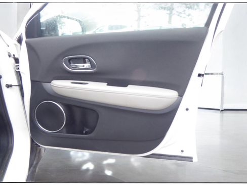 Used 2022 Honda HR-V EX image 12