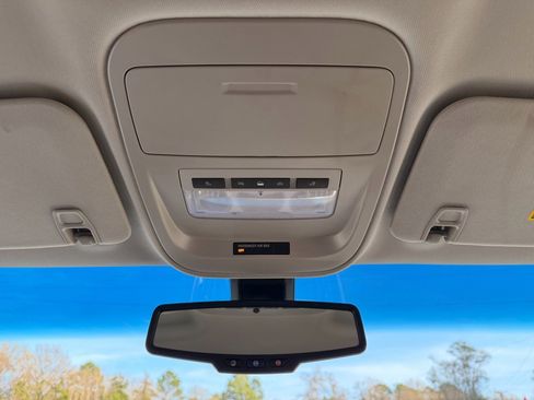 Used 2022 Chevrolet Colorado LT w/ LT Convenience Package image 25