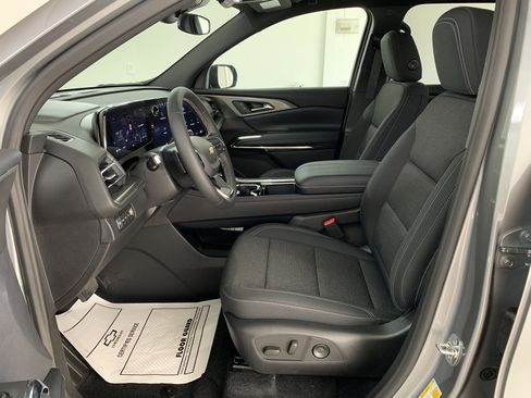 New 2026 Chevrolet Traverse LT image 12