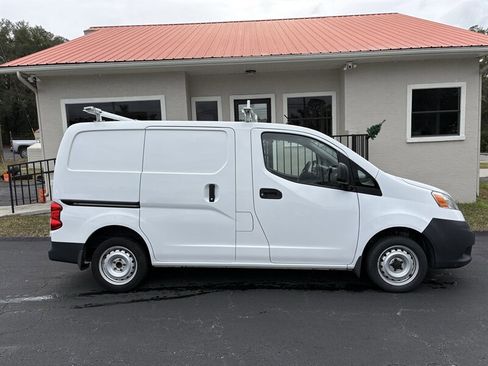 Used 2018 Nissan NV200 S image 2