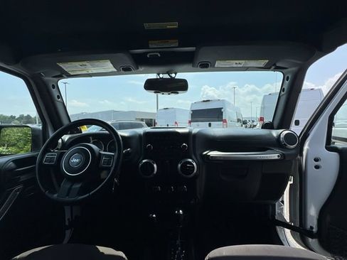 Used 2013 Jeep Wrangler Sahara w/ Connectivity Group AWD/4WD image 10
