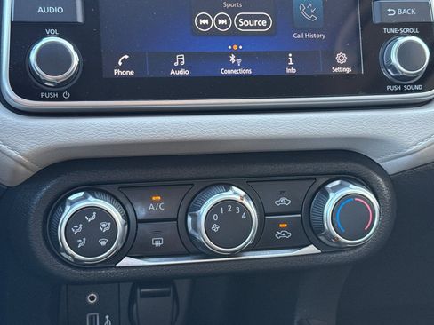 Used 2022 Nissan Versa SV image 19