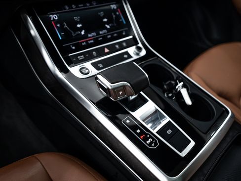 Used 2021 Audi Q7 3.0T Premium image 12