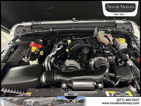 Used 2022 Jeep Wrangler Unlimited Sahara w/ Cold Weather Group image 14