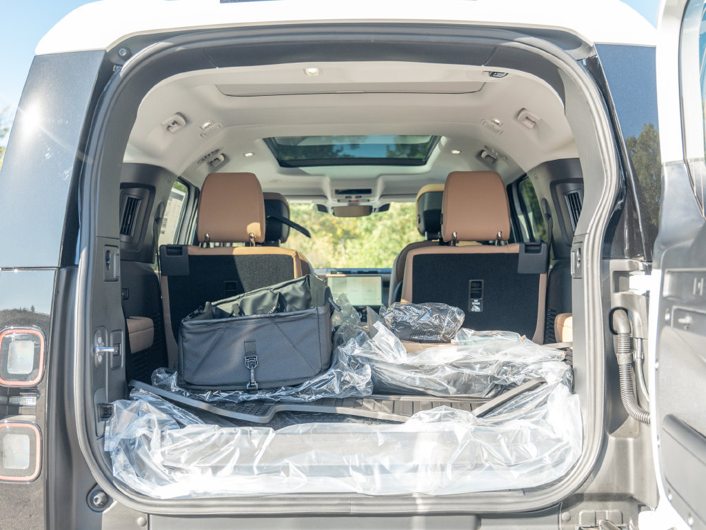 New 2026 Land Rover Defender 130 S AWD/4WD image 24