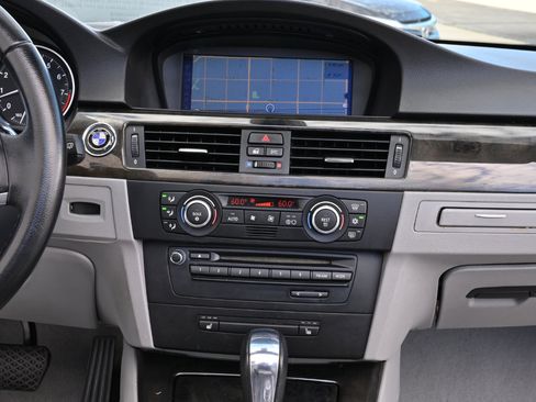 Used 2009 BMW 328i Convertible image 23