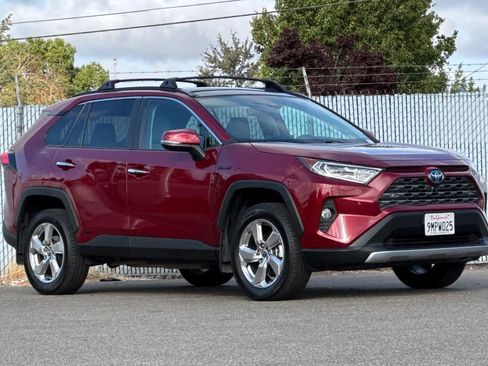 Used 2021 Toyota RAV4 Limited AWD/4WD image 7