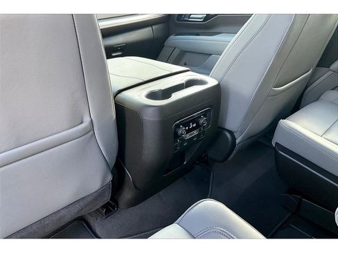 Used 2026 Chevrolet Tahoe Z71 w/ Z71 Off-Road Package image 37