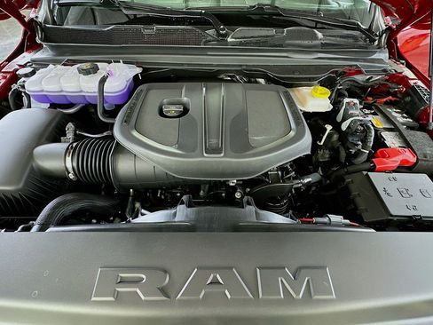 New 2026 RAM 1500 Express AWD/4WD image 17