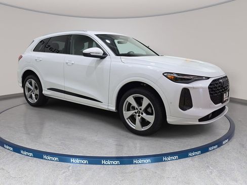Certified 2025 Audi Q5 Premium w/ Premium Plus AWD/4WD image 5