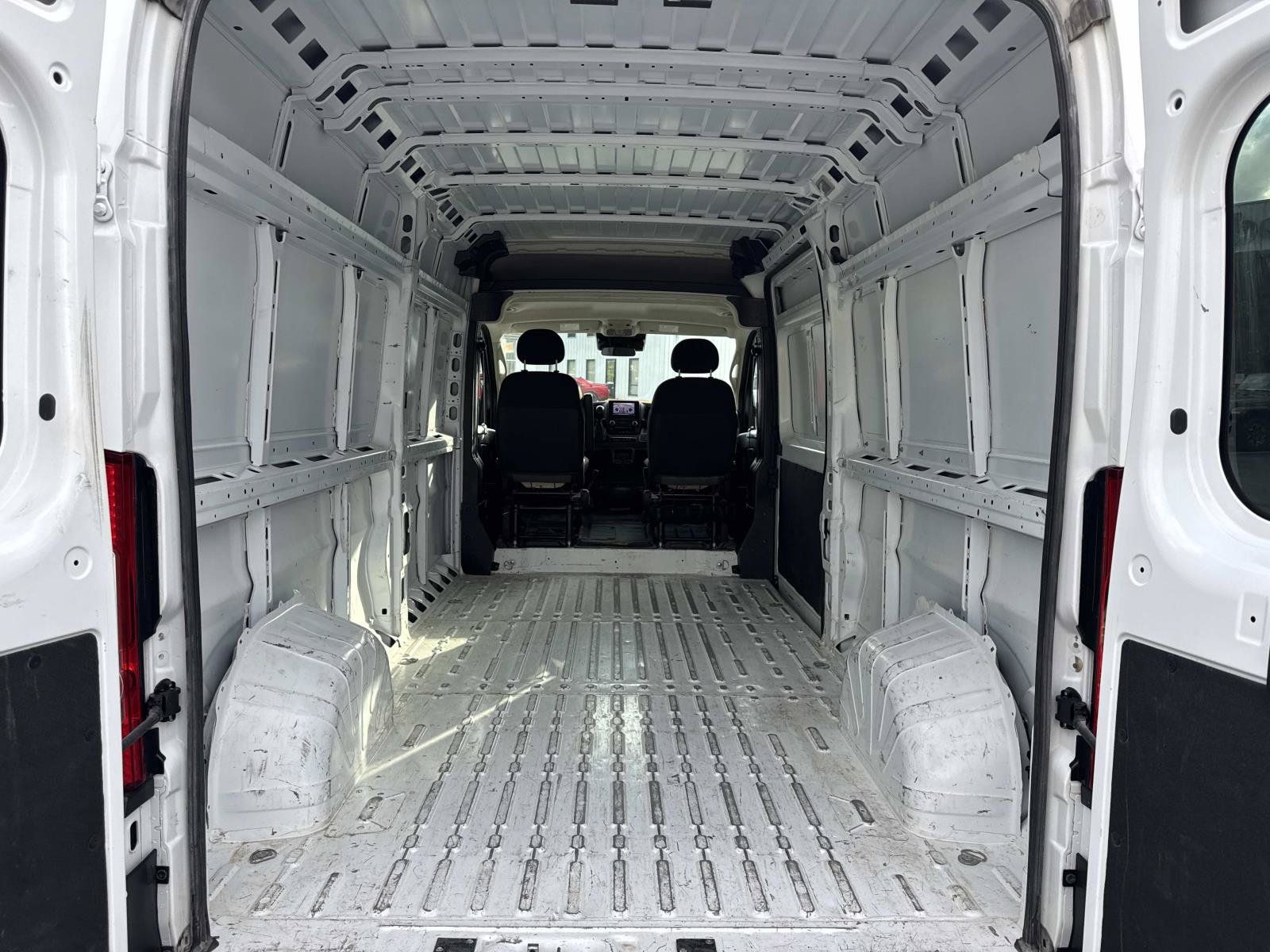 Used 2023 RAM ProMaster 2500 FWD image 12