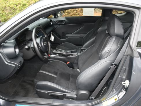 Used 2024 Toyota GR86 Premium RWD image 7