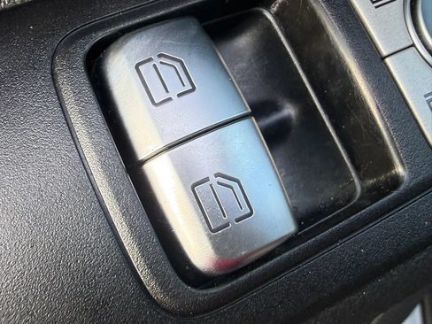 Used 2016 Mercedes-Benz Metris Passenger image 35