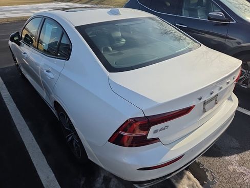 Used 2019 Volvo S60 T6 R-Design image 4