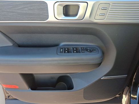 Used 2025 Hyundai Santa Fe Limited image 12