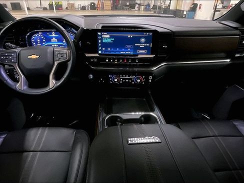 Used 2024 Chevrolet Silverado 2500 High Country w/ Z71 Off-Road Package AWD/4WD image 14
