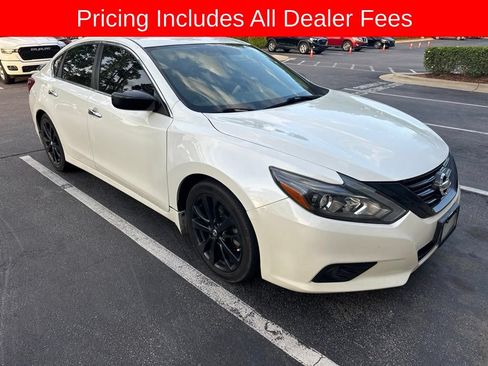Used 2018 Nissan Altima 2.5 SR w/ SR Midnight Edition FWD image 1
