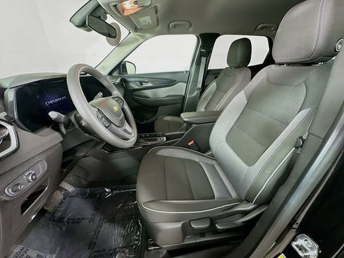 Used 2025 Chevrolet TrailBlazer LT AWD/4WD image 27