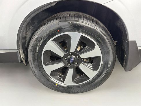 Used 2018 Subaru Forester 2.5i Premium AWD/4WD image 34
