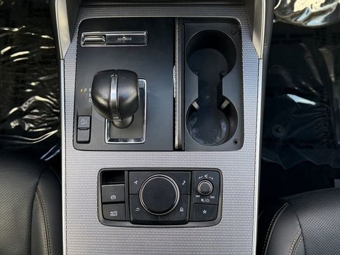 Used 2024 MAZDA CX-90 3.3 Turbo w/ Premium Package image 11