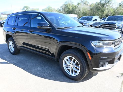New 2025 Jeep Grand Cherokee L Laredo image 5