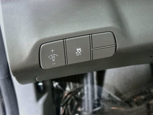 Used 2025 Hyundai Elantra SEL FWD image 21