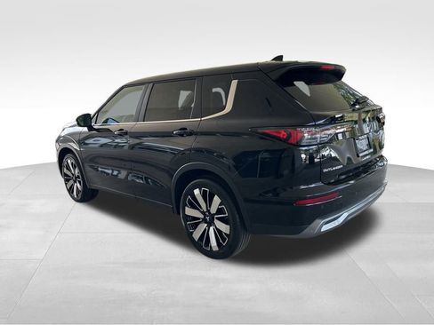 New 2025 Mitsubishi Outlander SE image 4